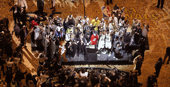 NBA编年史(2002-03):姚明来了! <a href=/basketball/spurs/ target=_blank class=infotextkey>马刺</a>复仇<a href=/basketball/lakers/ target=_blank class=infotextkey>湖人</a>